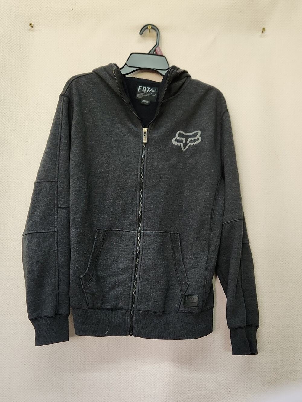 Fox Black Heather Pullover with Debossed Fox Patch